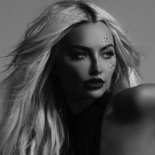 LINDSEY PELAS’s Instagram Stats, Engagement & Profile Insights (@lindseypelas)