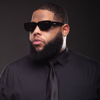 Mr. Desmond Blackmore’s Instagram Stats, Engagement & Profile Insights (@dblackgh)