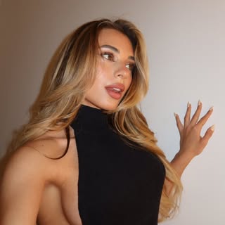 Georgia Hassarati’s Instagram Stats, Engagement & Profile Insights (@georgiahassarati)
