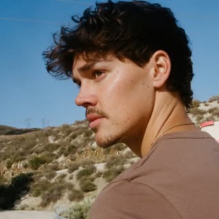 Noah Beck’s Instagram Stats, Engagement & Profile Insights (@noahbeck)